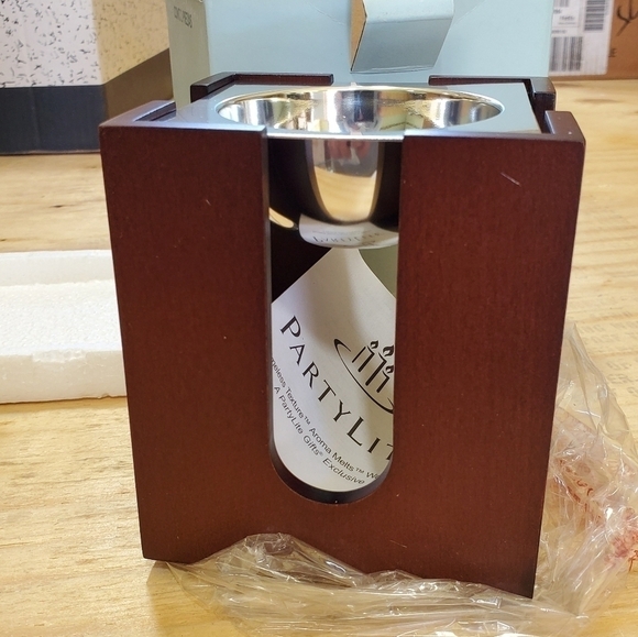 New Partylite P8036 Timeless Texture Aroma Melts Warmer wood & metal - Picture 7 of 10